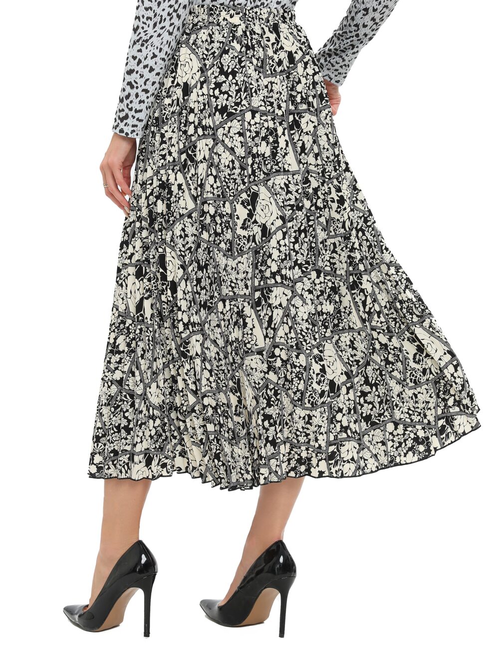Yandg  Monochrome Pleated Midi Skirt - Image 3